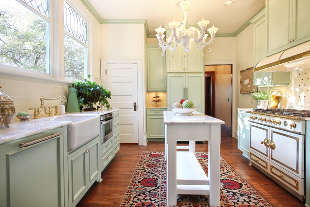 traditional-kitchen-mint