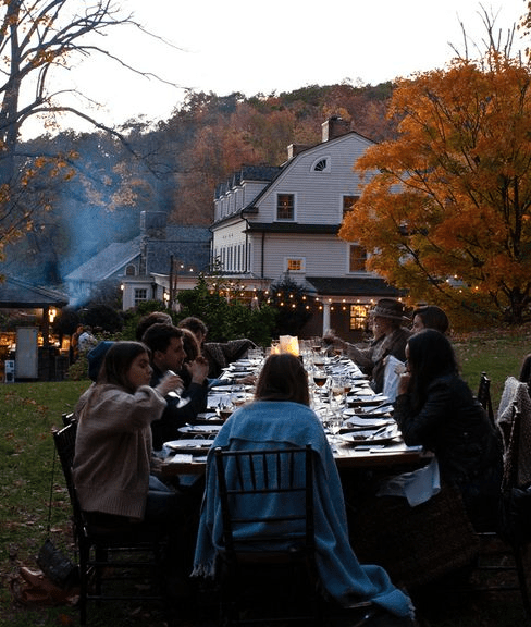 outdoor-fall-dinner