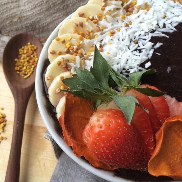 Blueberry-Acai-Breakfast-bowl