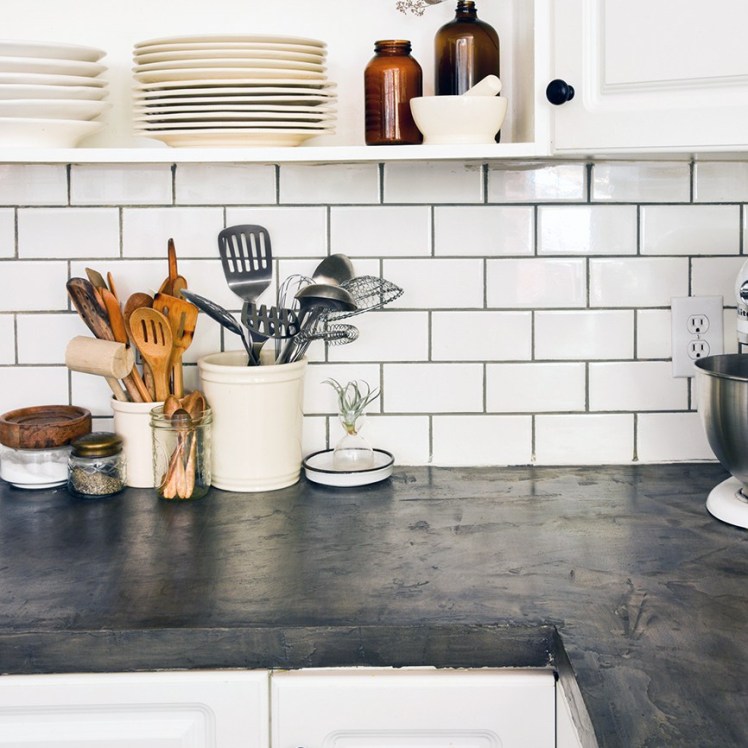 white_subway_tile_kitchen_backsplash