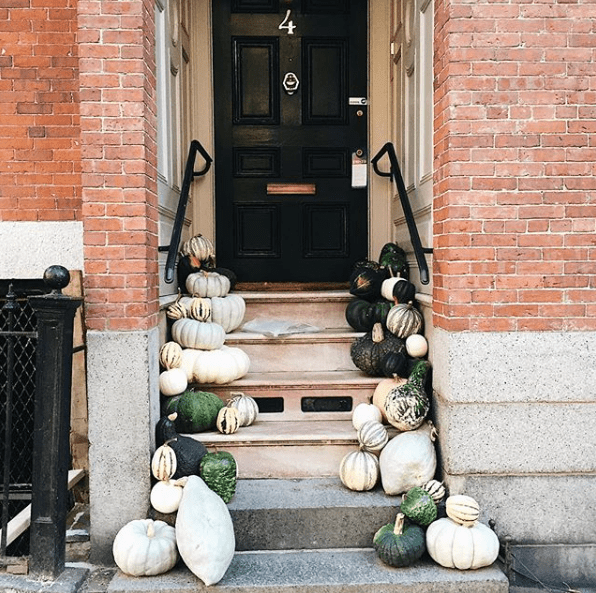beacon_hill_entryway_fall_decorations